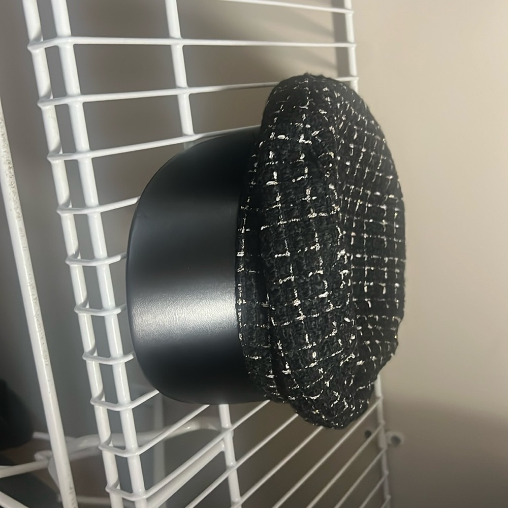 Tweed elegant hat